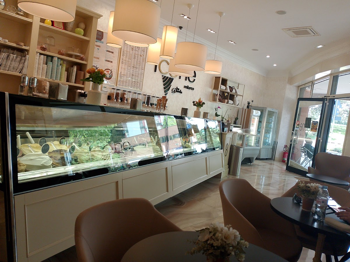 Il locale – Gelateria Icone